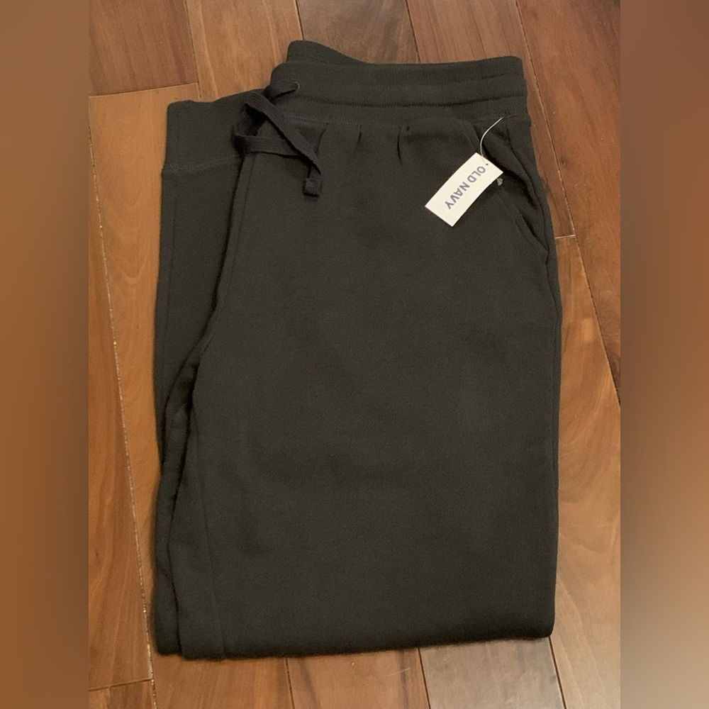 Old Navy Woman’s Joggers Size: M - Picture 3 of 5